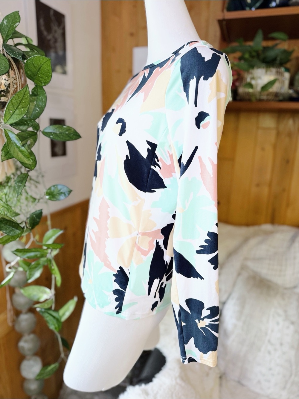 Hang Ten UPF 50+ Floral Long Sleeve Swim Rash Guard Top Size Small - Picture 4 of 10